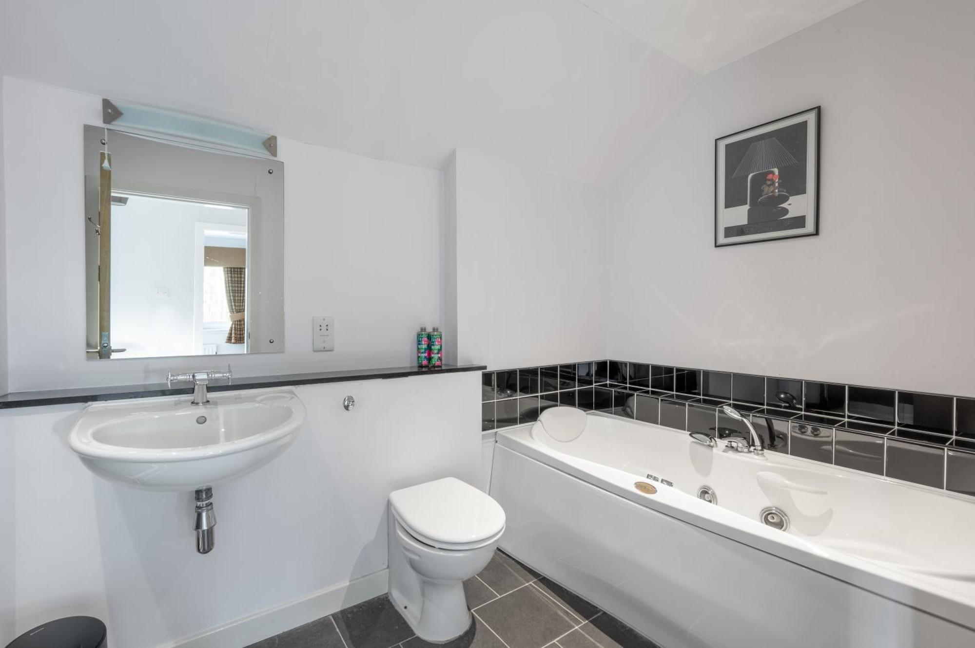 Abbey Holidays Loch Ness Luxury Self Catering 2 Bedroom Cottages Форт Аугустус Номер фото